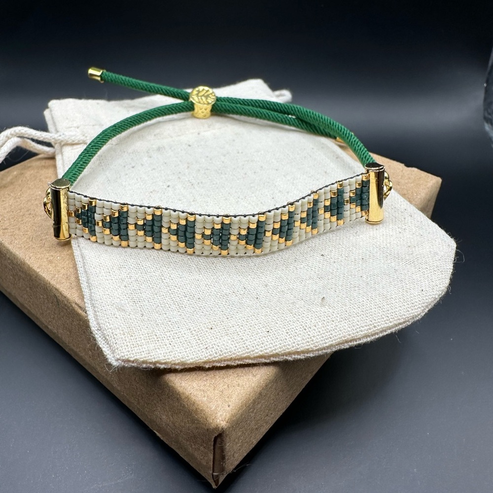 Handmade Beaded Bracelet - Picture 6 of 7